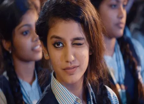 அடுத்து வைரலாகும் மலையாள பாடல்! மணிக்ய மலரய பூவி...! யார்யா இந்தப் பொண்ணு?