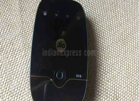 ஜியோ ஹாட்ஸ்பாட்  வாங்கினால்  ரூ. 2200  கேஷ்பேக் ஆஃபர்!