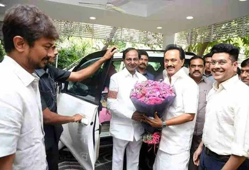 chandrashekhar-rao-mk-stalin-karunanidhi-meeting