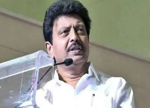 'அம்மா அணி' எனும் புதிய கட்சி தொடங்கிய திவாகரன்!