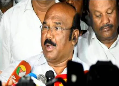 தமிழகத்திலேயே நீட் தேர்வு மையங்கள் அமைத்திருக்க முடியும்! - சிபிஎஸ்இ மீது அமைச்சர் ஜெயக்குமார் குற்றச்சாட்டு