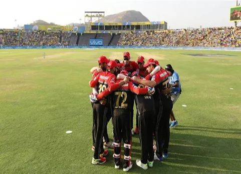 பெங்களூரு ராயல் சேலஞ்சர்ஸ் vs சன்ரைசர்ஸ் ஹைதராபாத் Live Cricket Score Card
