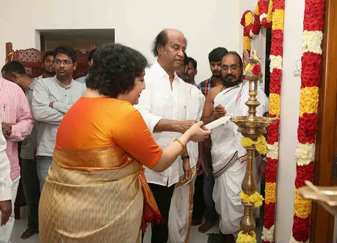 தந்தையர் தினத்தன்று பழைய ரஜினியை கண்ணில் காட்டிய சவுந்தர்யா!!!