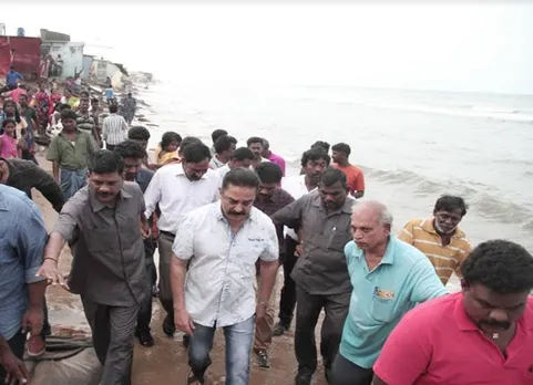 விசில் செயலியில் பதிவான புகார்: பாதித்த இடங்களை நேரில் பார்வையிட்ட கமல்ஹாசன்