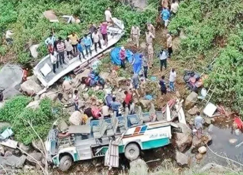 உத்தரகண்ட்டில் பேருந்து விபத்து: 48 பயணிகள் பலியான சோகம்!