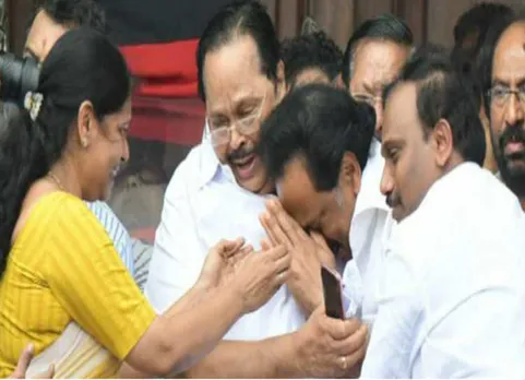 மெரினா சென்ற ஸ்டாலின்