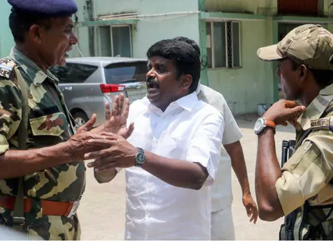 ஆர்.கே நகர், விஜயபாஸ்கர்