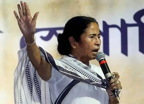 அசாம் குடிமக்கள் பதிவேடு குறித்து அச்சுறுத்தும் வகையில் பேசிய மம்தா பானர்ஜீ மீது புகார்