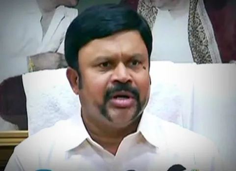 கே சி பழனிசாமி