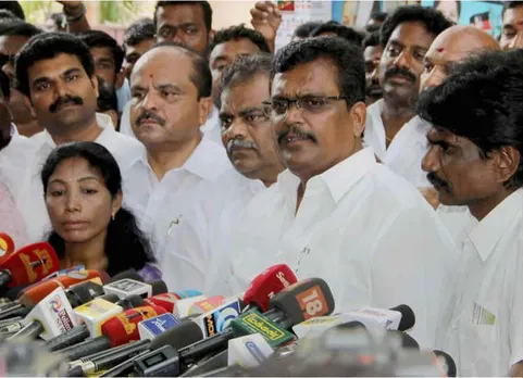 18 எம்எல்ஏக்கள் தகுதி நீக்கம்