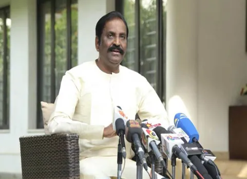 'வழக்கு போடுங்கள்; சந்திக்க தயார்' - சின்மயி புகாருக்கு வைரமுத்து பதிலடி