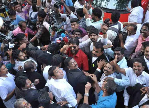 நக்கீரன் கோபால் கைது