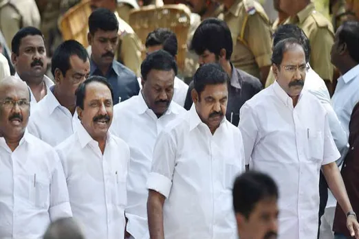 விஸ்வரூபம் எடுக்கும் கொடநாடு விவகாரம்:  வதந்தி என முற்றுப்புள்ளி வைக்கும் அமைச்சர்கள்!