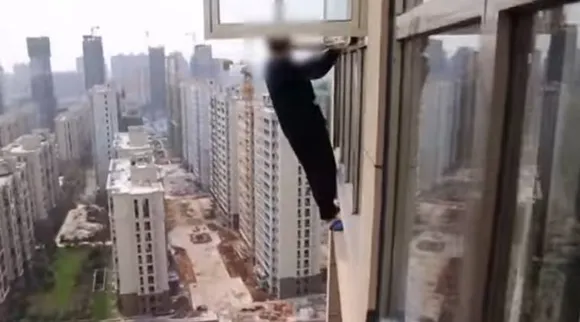 A man climbed from 23rd floor