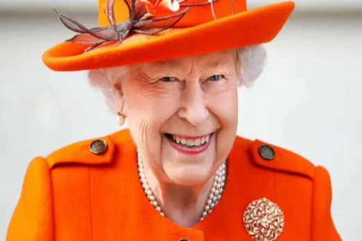 britain queen, elizabeth, social media manager, instagram, twitter, buckingham palace, பிரிட்டன், மகாராணி, எலிசெபத், டுவிட்டர், இன்ஸ்டாகிராம்