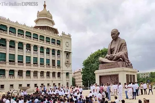 karnataka, assembly, kumarasamy, speaker, rebel mlas, supreme court, resignation, கர்நாடகா, சட்டசபை, குமாரசாமி, சபாநாயகர், அதிருப்தி எம்எல்ஏக்கள், உச்சநீதிமன்றம், ராஜினாமா