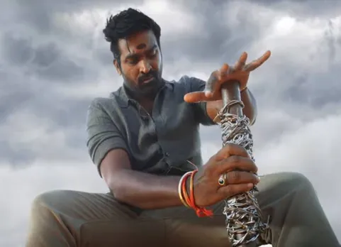 Sanga Thamizhan teaser Vijay sethupathy action movie - இதுவரை காட்டாத மாஸ்... விஜய் சேதுபதியின் ஆக்ஷன் அவதார்! 'சங்கத் தமிழன்' டீசர் ரிலீஸ்!