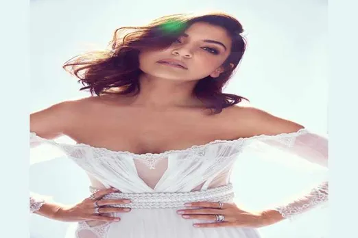 anushka sharma,virat kholi, instagram, glamour photo, viral, fans reaction, bikini dress