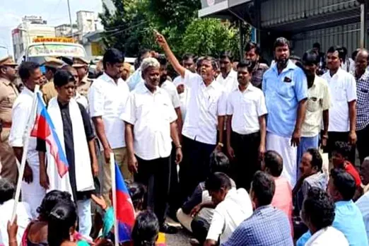 woman suspicion death near Kanchipuram, relatives accusing her lover, roja suspicion death near kancheepuram, இளம் பெண் மர்ம மரணம், காஞ்சிபுரம் ரோஜா கொலை, Justice For Roja kancheepuram murder, roja murder kancheepuram, pregnant woman suspicion death, கூட்டுப் பாலியல் வன்கொடுமை கொலை, roja suspicion death, roja murder, relatives accusing her lover, woman gang rape marder, Justice for Roja