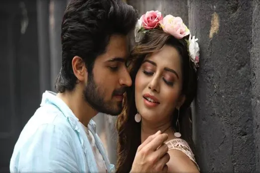 raiza wilson want to date with harish kalyan - 'தமிழகத்தின் நலனுக்காக அந்த நடிகருடன் டேட்டிங் செல்ல விரும்புகிறேன்' - ரைசா வில்சன்