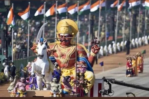 குடியரசு தினம் அணிவகுப்பு : தமிழகம் சார்பில் அய்யனார் சிலை ரதம்