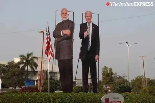 கட் அவுட், கண்கவர் பதாகைகள்: ட்ரம்ப் வரவேற்பு கோலாகலக் காட்சிகள்