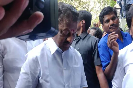 பேராசிரியர் மறைவுக்கு இரங்கல் தெரிவித்த அதிமுக - ஓபிஎஸ், ஜெயக்குமார் நேரில் சென்று அஞ்சலி