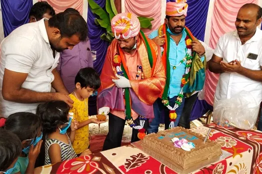 coronavirus BJP MLA Turuvekere M Jayaram today celebrated his birthday with villagers during lockdown