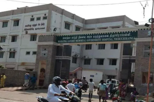 attempt to murder case filed against covid-19 positive patients, கொரோனா நோயாளிகள் மீது கொலை முயற்சி வழக்கு, திருச்சி, fir filed againts covid-19 postive patients, covid-19 positive patients spit on doctor in Tiruchi, doctor complaint against covid-19 postive patients, latest corona news, latest coronavirus news, lates tamil nadu coronavirus news