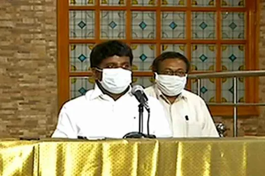 minister vijayabaskar press meet, vijayabaskar, vijayabaskar press meet on coronvirus update, அமைச்சர் விஜயபாஸ்கர் செய்தியாளர்கள் சந்திப்பு, கொரோனா வைரஸ், பீலா ராஜேஷ், கொரோனா வைரஸ் பாதிப்பு எண்ணிக்கை, தமிழ்நாடு, தமிழகத்தில் கொரோனா பாதிப்பு நிலவரம், tamil nadu coronavirus death rate, tamil nadu covid-19 death rate decreased, health secretary beela rajesh, latest coronavirus news, latest tamil nadu coronavirus news updates, tamil nadu corona virus news