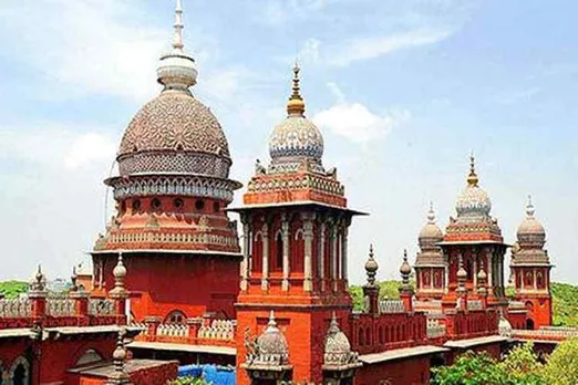 chennai high court advice to public in lock down period, சென்னை உயர் நீதிமன்றம், ஊரடங்கு, பொது முடக்கம், chennai high court order to police, police may take action on trespasser, ஊரடங்கை மீறுபவர்கள் மீது நடவடிக்கை எடுக்கலாம், tamil news, latest tamil nadu news, latest chennai high court news, latest news in tamil