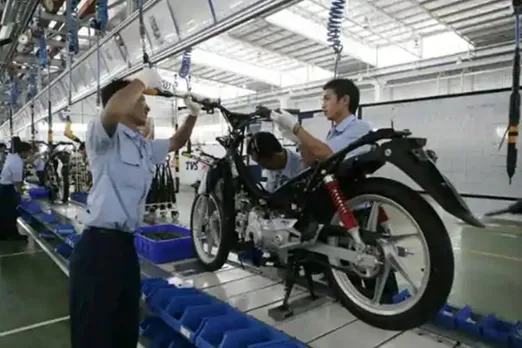 TVS Motor Company,TVS salary cuts,TVS pay cut,TVS Motor Company salary, டிவிஎஸ் நிறுவனம், வணிக செய்திகள், டிவிஎஸ் ஆட்குறைப்பு,
