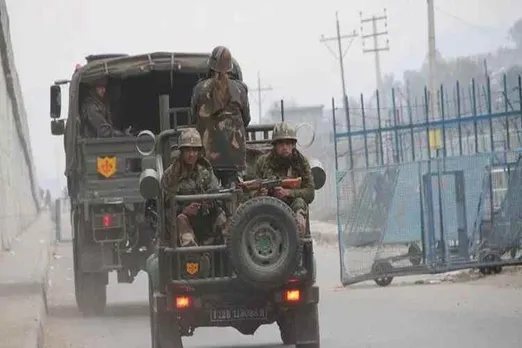 India China border fights, 3 soldiers dead, tamil nadu soldier dead, tamil nadu soldier palani dead, pm modi cm palaniswami mk stalin condolence, india china border issues, இந்தியா - சீனா எல்லை பிரச்னை, சீனத் தாகுகுதலில் 3 ராணுவ வீரர்கள் பலி, பிரதமர் மோடி, முதல்வர் பழனிசாமி, முக ஸ்டாலின் இரங்கல், india china, india china news, galwan valley, india china border, india china war, lac ladakh news, china india, china india news, indo china war