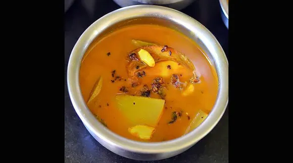 இந்த ருசியும் மணமும் கிடைக்குமா? மாங்காய் பருப்பு குழம்பு செய்முறை