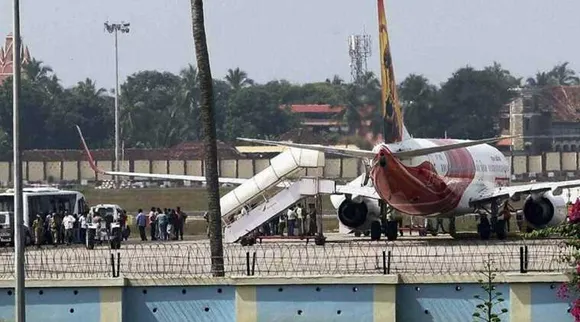 Kerala Adani airport, Thiruvanthapuram airport, திருவனந்தபுரம் விமான நிலையம், அதானி குத்தகைக்கு கேரள அரசு எதிர்ப்பு, கேரளா உயர் நீதிமன்றம், கேரள அரசின் மனு தள்ளுபடி, Thiruvanthapuram airport privatisation, Thiruvanthapuram airport adani lease, Kerala HC on Thiruvanthapuram airport lease