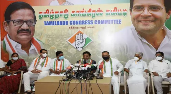 தமிழக மக்களுடன் நின்று பணி செய்வேன்: காங்கிரசில் இணைந்த முன்னாள் ஐஏஎஸ் அதிகாரி