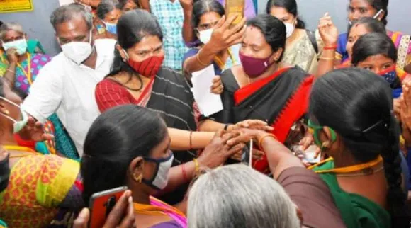 Kanimozhi launches campaign from edappadi, kanimozi cmpaign CM Palaniswami's edappadi constituency, dmk, vidiyalai nokki, கனிமொழி, திமுக எம்பி கனிமொழி, எடப்பாடியில் பிரசாரம் தொடங்கிய கனிமொழி, திமுக, முதல்வர் எடப்பாடி பழனிசாமி, stalinin kural, stalin voice, dmk campaign, 2021 tamil nadu assembly election