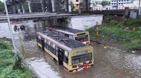 nivar cyclone, nivar cycloce warning, Buses transport stop in 7 districts, buses stop in 7 districts from novermber 24, நிவர் புயல், 7 மாவட்டங்களில் பேருந்து போக்குவரத்து நிறுத்தம், செங்கல்பட்டு, தஞ்சாவூர், புதுக்கோட்டை, நாகை, திருவாரூ, முதல்வர் பழனிசாமி, cm edappadi k palaniswami, cm edappadi k palaniswami announced buses stop, tamilnadu, thanjavur, nagai, ariyalur, pudukkottai, thiruvarur, chenglapattu