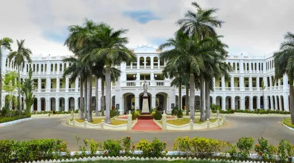 லயோலா கல்லூரி ஊழியர் பாலியல் வழக்கு : இழப்பீடு கேட்கும் மகளிர் ஆணையம்