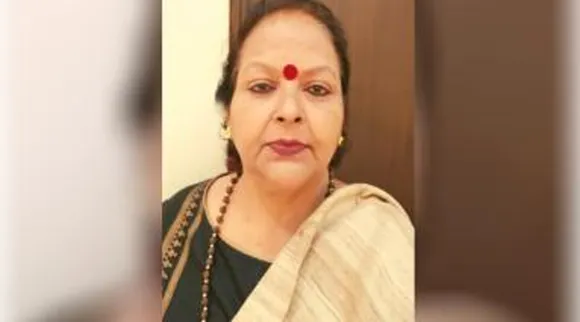 பெண்கள் தாமதமாக வெளியே செல்லக்கூடாதா? மகளிர் ஆணைய உறுப்பினர் சர்ச்சை