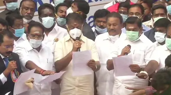 ஜல்லிக்கட்டை மீட்டெடுத்தது அ.தி.மு.க அரசு : அலங்காநல்லுரில் முதல்வர், துணைமுதல்வர் பேச்சு
