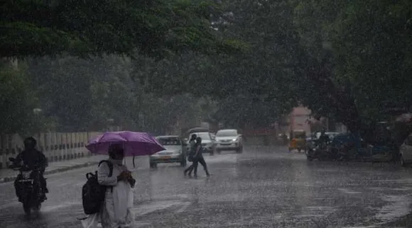 tamil nadu weather, tamil nadu weather report, வானிலை, கனமழை பெய்ய வாய்ப்பு, ஜனவரி 14 வரை கனமழை, தமிழ்நாடு, வானிலை அறிவிப்பு, வெதர்மேன், பிரதீப் ஜான், tamilnadu weatherman pradeep john report, heavy rain expected, cuddlore to kanyakumar heavy rain expected