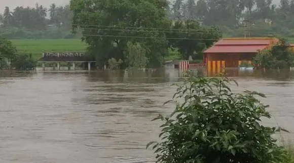 thamirabarani river flooding, thamirabarani river, heavy rain in tirunelveli district, pabanasam, manimuththaru, kuttralam falls, தாமிரபரணியில் வெள்ளம், திருநெல்வேலியில் கனமழை