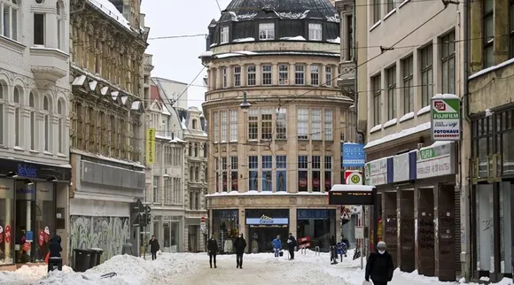 Arctic blast puts Europe’s homeless, travellers in peril
