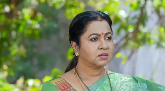 சாரதா அம்மா கேரக்டரில் அந்த நடிகை கிடையாதாம்: தெளிவு படுத்திய ராதிகா