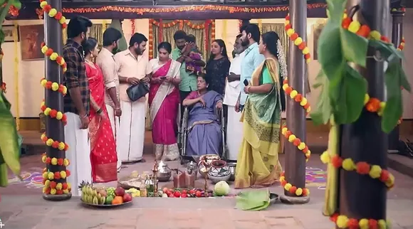 ரொமான்ஸுக்கு டிரெயினிங் எடுக்கிறாங்க முல்லை... வீடியோ பாருங்க, புரியும்!