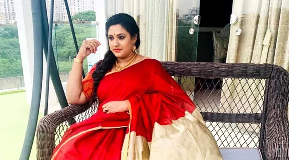 சித்தி 2 அம்மா நடிகை இப்படி கலக்கலா டான்ஸ் ஆடுவாரா? வைரல் வீடியோ