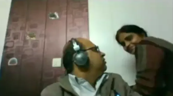இந்த ஆண்டின் சிறந்த பெண்மணி? Zoom Call-ல் கணவருக்கு முத்தமிட முயன்ற வீடியோ