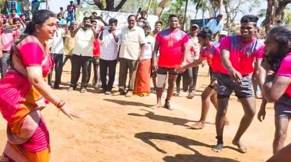 ஆரவார விசில், கைதட்டல்… இளைஞர்களுடன் கபடியில் கலக்கிய ரோஜா வீடியோ