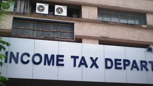 income tax raid, income tax raid at mc sambath relations places, வருமானவரித் துறை சோதனை, தமிழ்நாடு, எம்சி சம்பத் உறவினர் நிறுவனங்களில் வருமானவரி சோதனை, tamil nadu, tamil nadu assembly elections 2021, எம்சி சம்பத், ஐடி ரெய்டு, IT raid